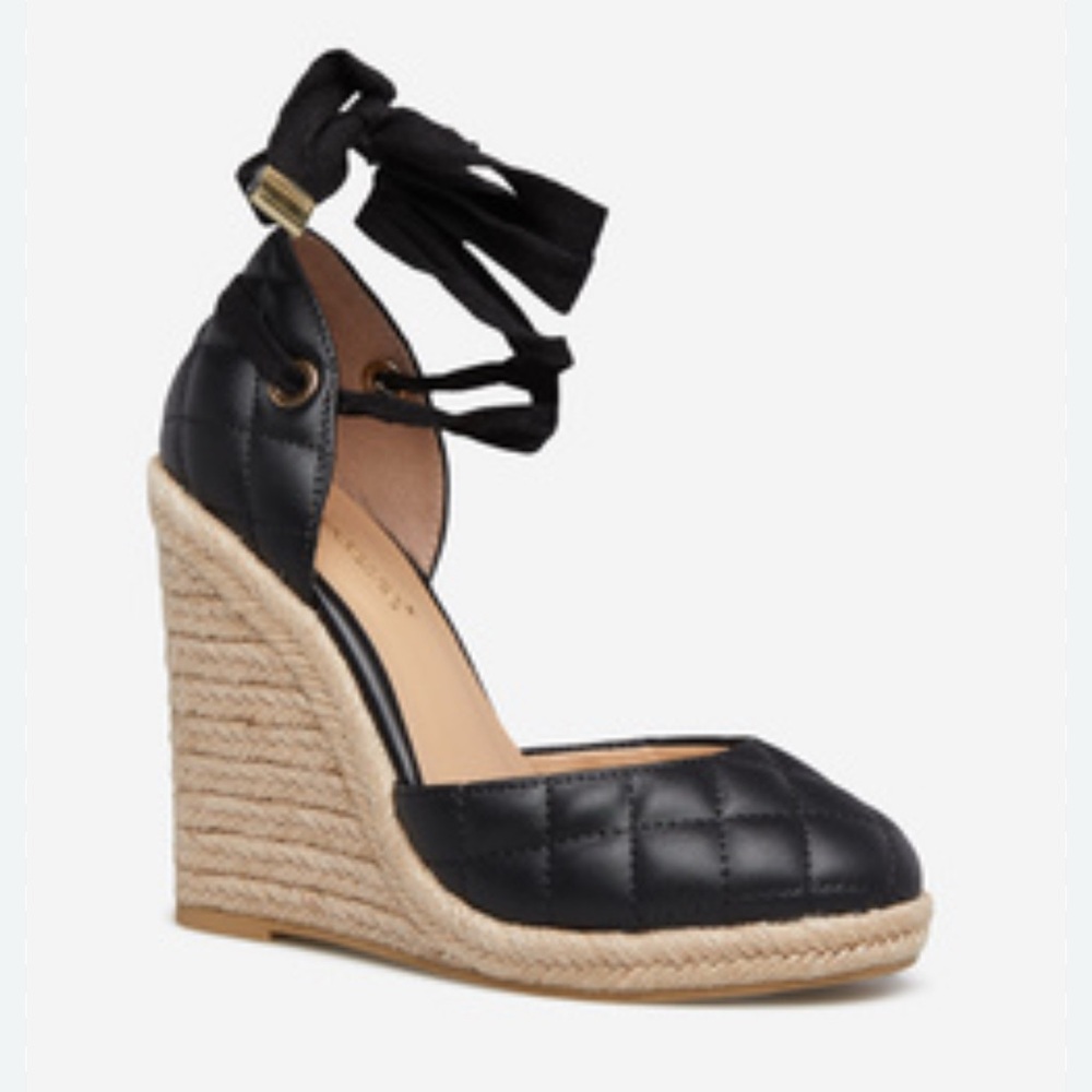 NWT: Shoedazzle Skya Quilted Black and Tan Wedges - Size 7